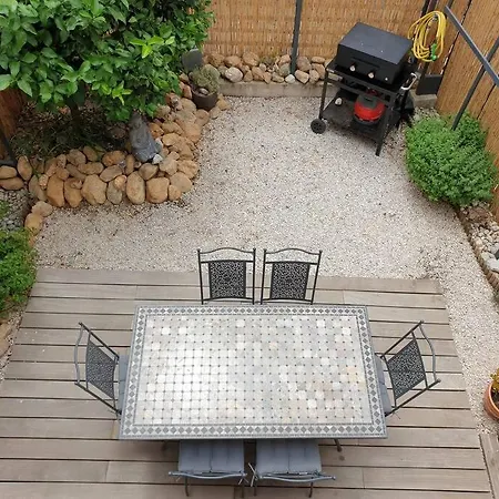 Beau Duplex Au Coeur Du Village 아파트