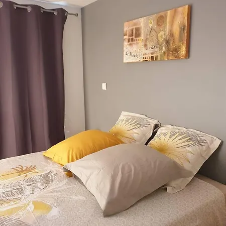 Beau Duplex Au Coeur Du Village 아파트 *